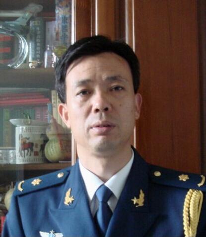 王建勋:徜徉在线条世界里的智者