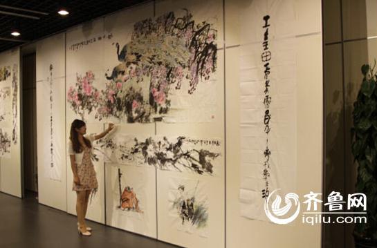 ɽ�����ʾٰ�����һ������ī���黭��Ʒչ