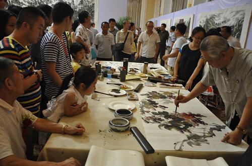 ɽ��̫ԭ�ٰ츴���� �����顱��󻪸������黭չ