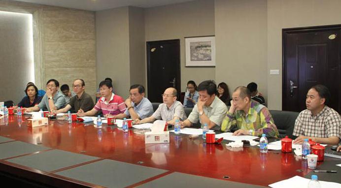 ���գ��Ͼ���������չ�����������