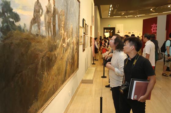 600�����Ʒ�ڶ����й��ͻ�˫��չ