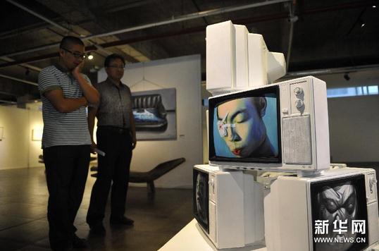 �׽����ʵ��������չ�ӱ���������Ļ