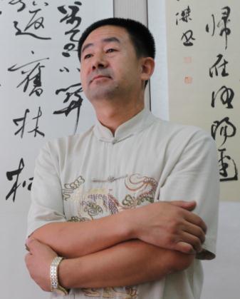 微中藏世界,石上谱华章——张学东平刀微刻