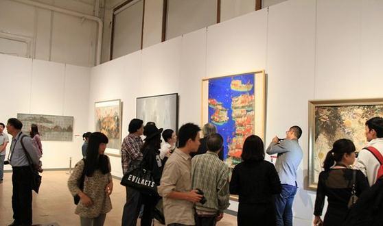 ʮ����ȫ����չ�ۺϲ��ϻ滭չ�ںӱ�����Ժ¡����Ļ