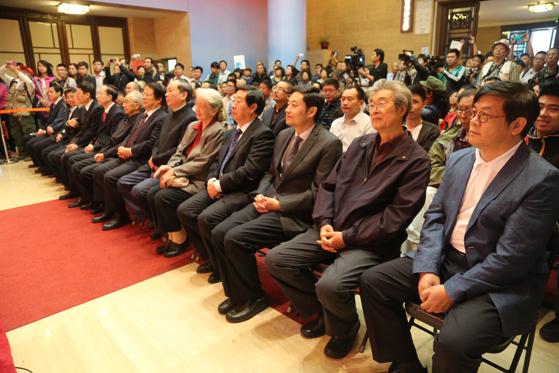 չ����Ļʽ�ڵ��пڽ𷫺ϳ���С�����ǵĸ�����������Ļ