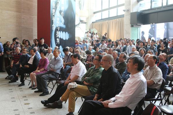 �����ڻ滭�� �й��ͻ�����֮·�ں�����Ļ