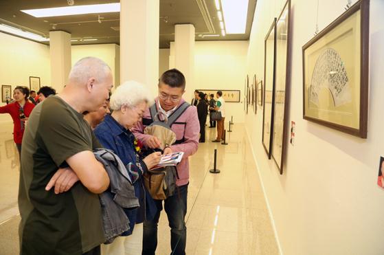 中国当代表演艺术家书画展中国美术馆启幕
