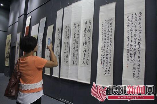 ��Ͽ�����黭����������Ʒչ����ɽ������