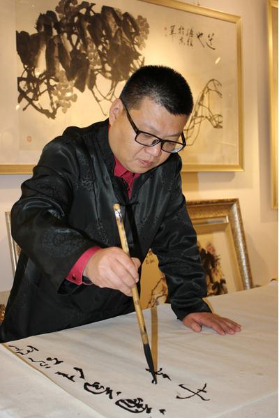天风来雨 气象恢宏——李德哲三独观艺术解读