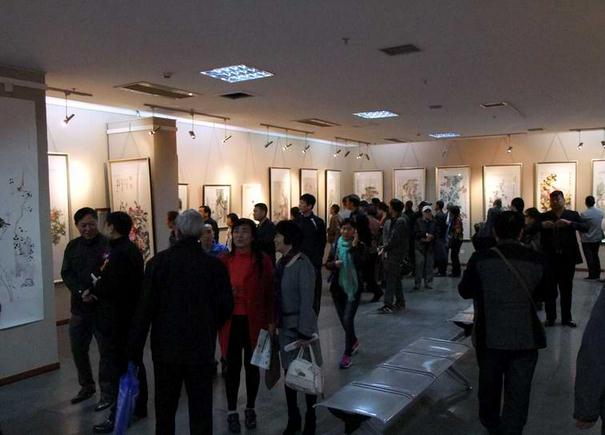 郑州市第一届花鸟画作品展在郑州开展