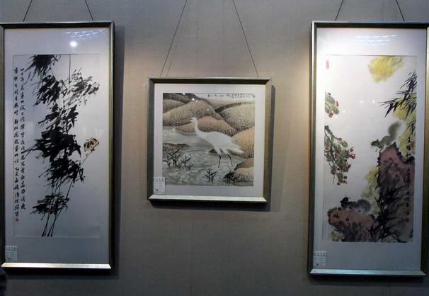郑州市第一届花鸟画作品展在郑州开展