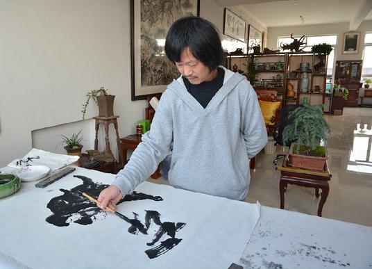 画家王以才笔下的顽猴世界