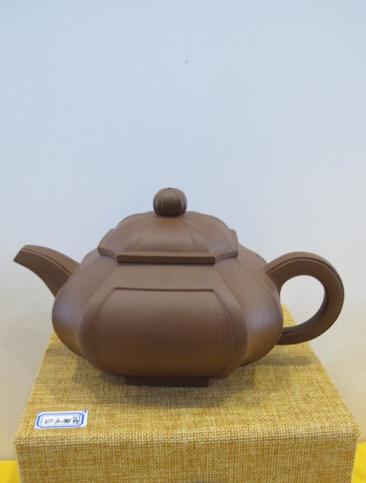 王爱国 周丽娟紫砂壶作品参展第十届北京文博会
