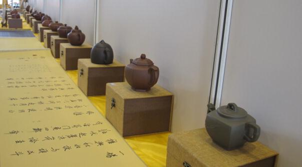 王爱国 周丽娟紫砂壶作品参展第十届北京文博会