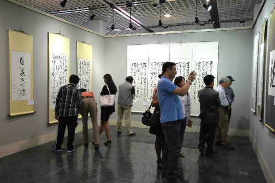 梦萦故里——韩家鳌书法展在上海美兰湖国际美术馆隆重开幕