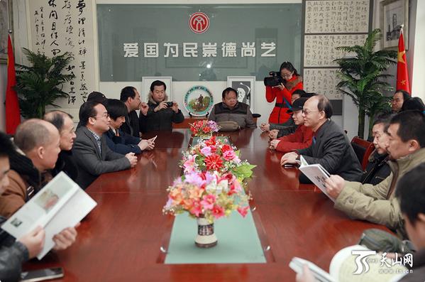 新疆石河子、昌吉州、玛纳斯举办美术作品联展