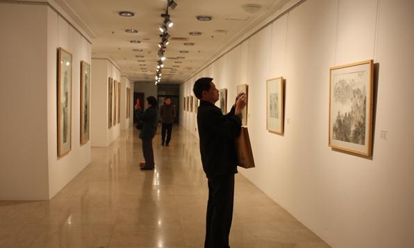 山水花鸟交相辉映 “张军、魏金修中国画展”亮相武汉