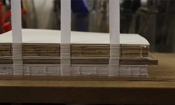 独具匠心 中国青年巴黎求学手工书