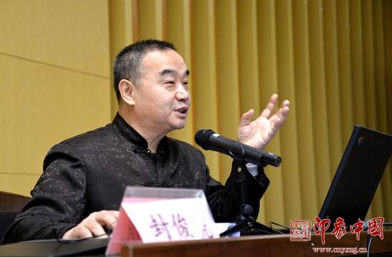 封俊虎人大苏州校区送文化大餐