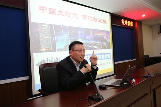 中国非遗战略发展联盟与肇庆市人民政府就中国非遗文化产业基金在肇庆成立肇庆文化产业基金一事正式签署协议