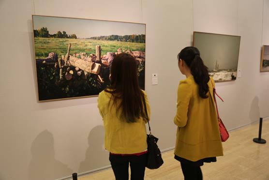 陈建中五十年回顾展在中国美术馆举办