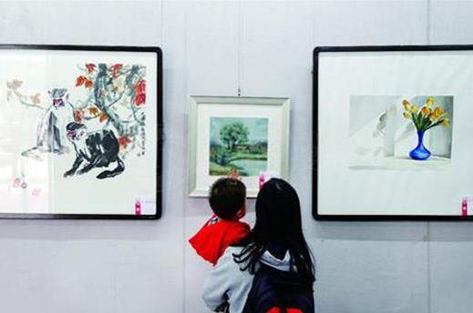 ����ʡ�����оٰ������Ů���黭չ