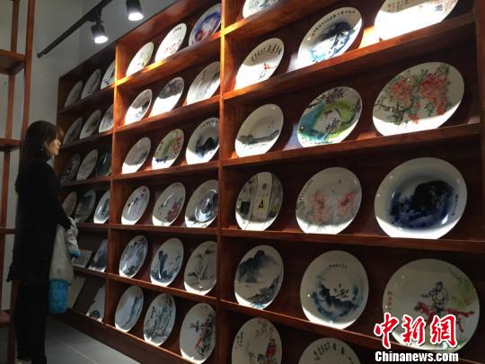 台湾书画家作品观摩展江苏“中国第一水乡”启幕