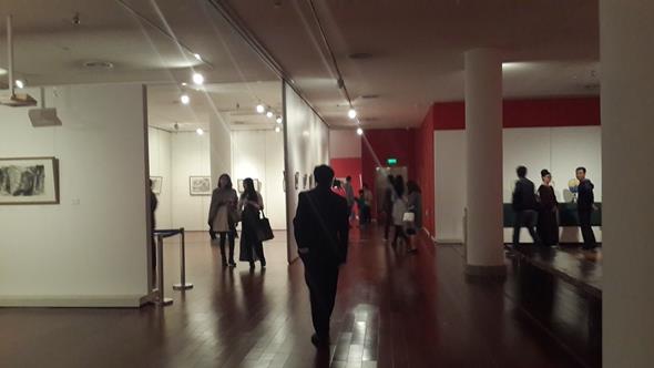 �׻������ݾٰ��׻�֮�����������й���������չ