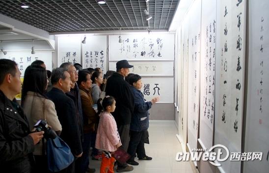 300������������黭��������չ��