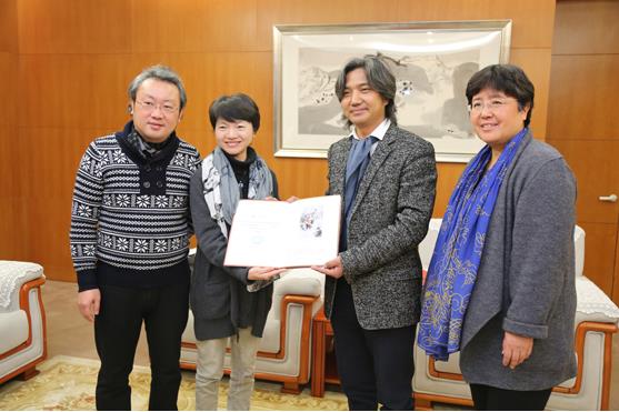 林俊龙家属向中国美术馆捐赠林俊龙先生中国画作品