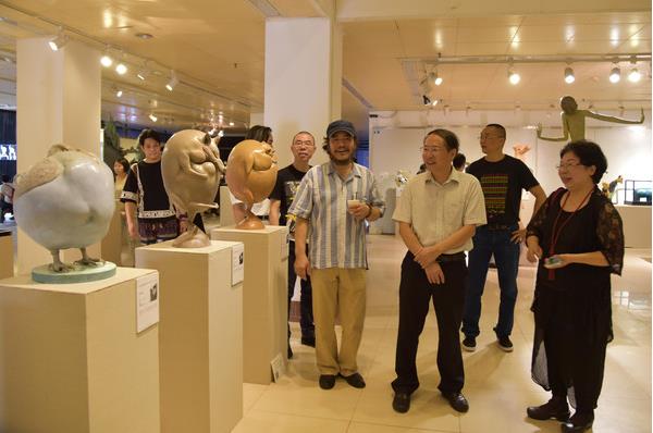 ��������ѧԺ�ٰ�2015�챾�Ʊ�ҵ��Ʒչ