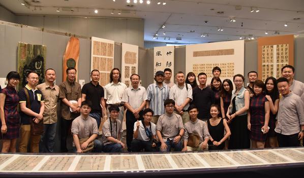 ��������ѧԺ�ٰ�2015�챾�Ʊ�ҵ��Ʒչ