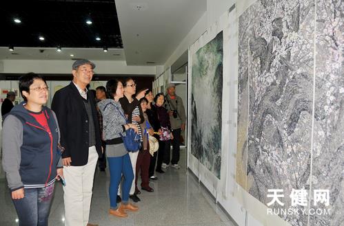 ���������оٰ�м����黭��Ʒ��չ