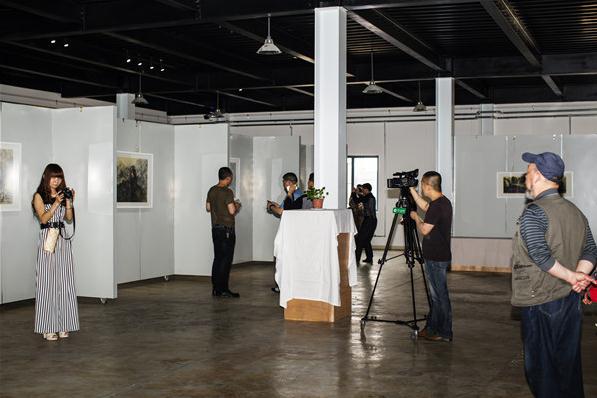 ��������������Ԫ��Ʒչ������������˳����Ļ