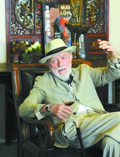 �¹��±��������ʦ������Ļ�չ�ھ���Ļ