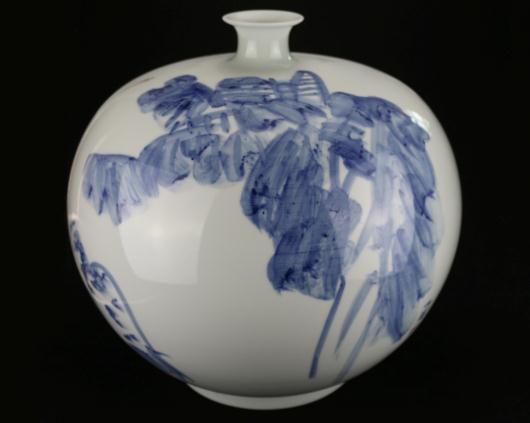 史乙成:把心境幻化为一件美丽的青花瓷作品