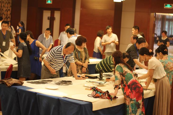 中国新锐画家(枣庄)邀请展在台儿庄古城展出