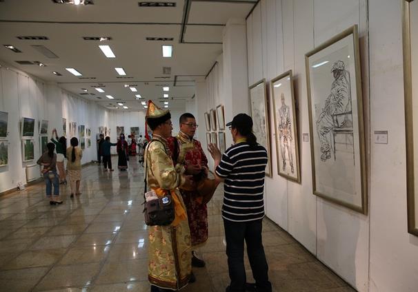 135件西部少数民族青年美术家作品在京展出