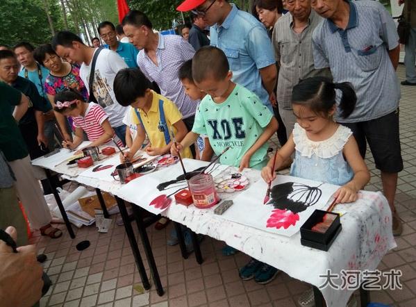 河南郑州:“孝文化进社区”宣传月活动正式启动