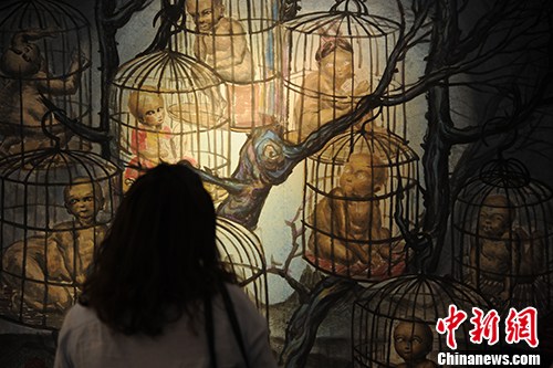 韦申个人画展展现“异度空间梦想家”