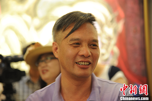 韦申个人画展展现“异度空间梦想家”