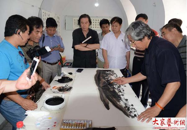 河北省书画艺术研究院、河北工业职业技术学院在井陉于家石头村挂牌建立采风创作实践基地