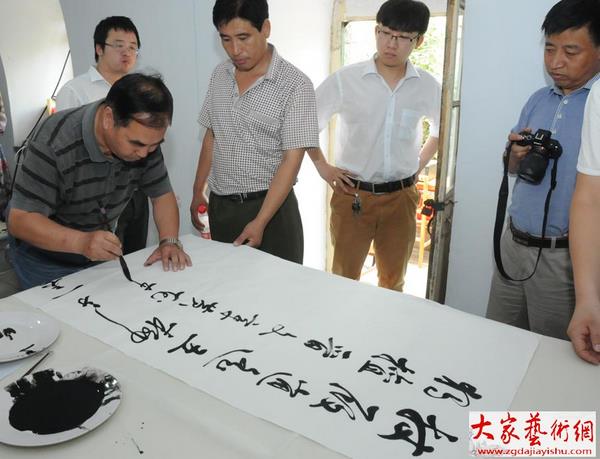 河北省书画艺术研究院、河北工业职业技术学院在井陉于家石头村挂牌建立采风创作实践基地