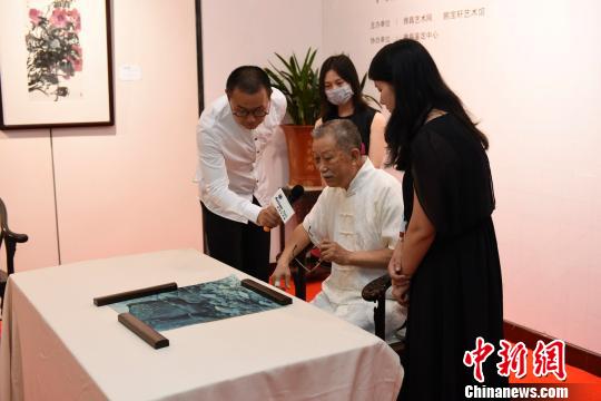 ���ڻ���Я���Ų�Ϊ2000��������Ʒ��������֤��