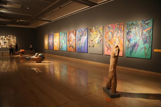 殷小烽作品展亮相中国美术馆