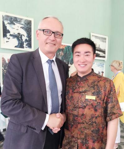 王余根应邀到白俄罗斯进行文化交流