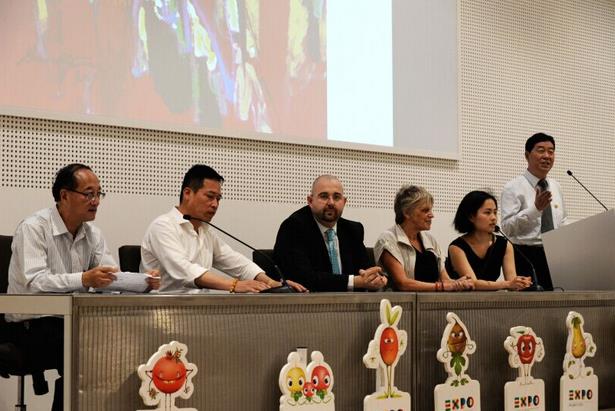 中国画家张尚明荣膺米兰世博会金奖