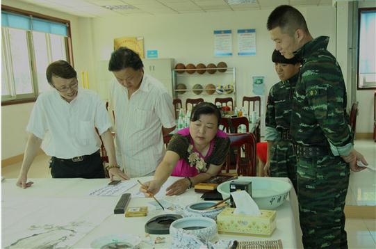 �����ϱ��黭Ժ��֯������ο���Ĵ�Ů���ؾ���