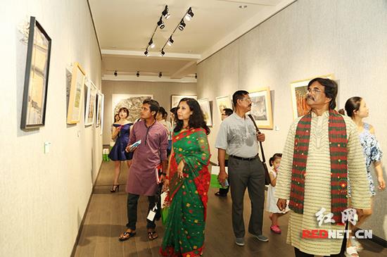 中国与孟加拉国青年美术家作品展长沙启幕