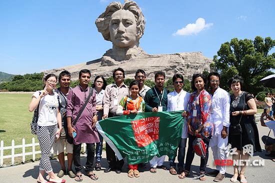 中国与孟加拉国青年美术家作品展长沙启幕